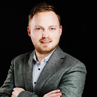 Dr. Julian Schroers